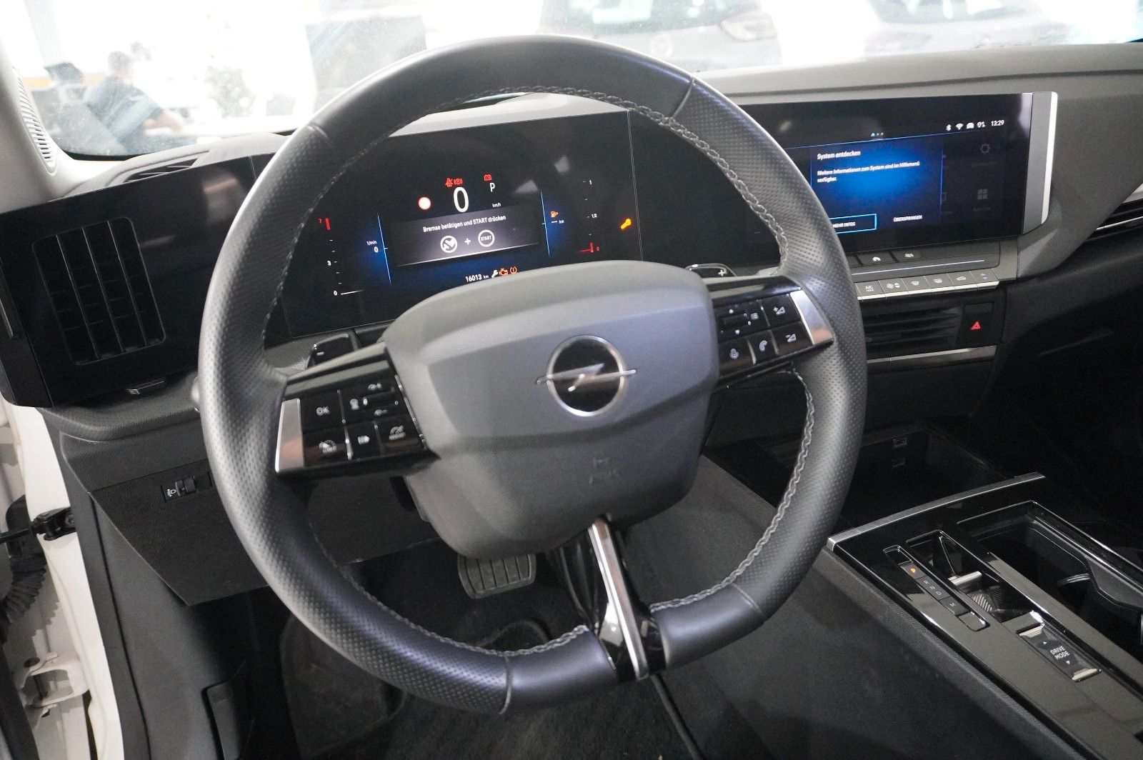 Fahrzeugabbildung Opel Astra L Lim. 1.2T ELEGANCE NAVI/LED/KAMERA/SPORT