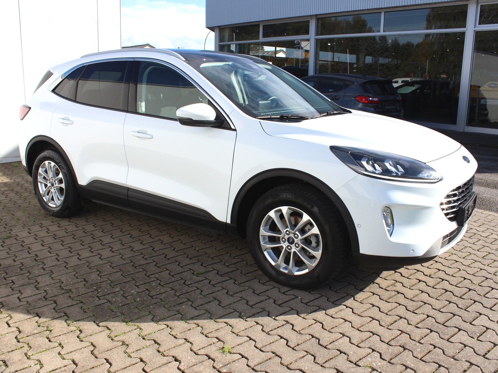 Fahrzeugabbildung Ford Kuga Plug-In Hybrid Titanium 2,5 Duratec