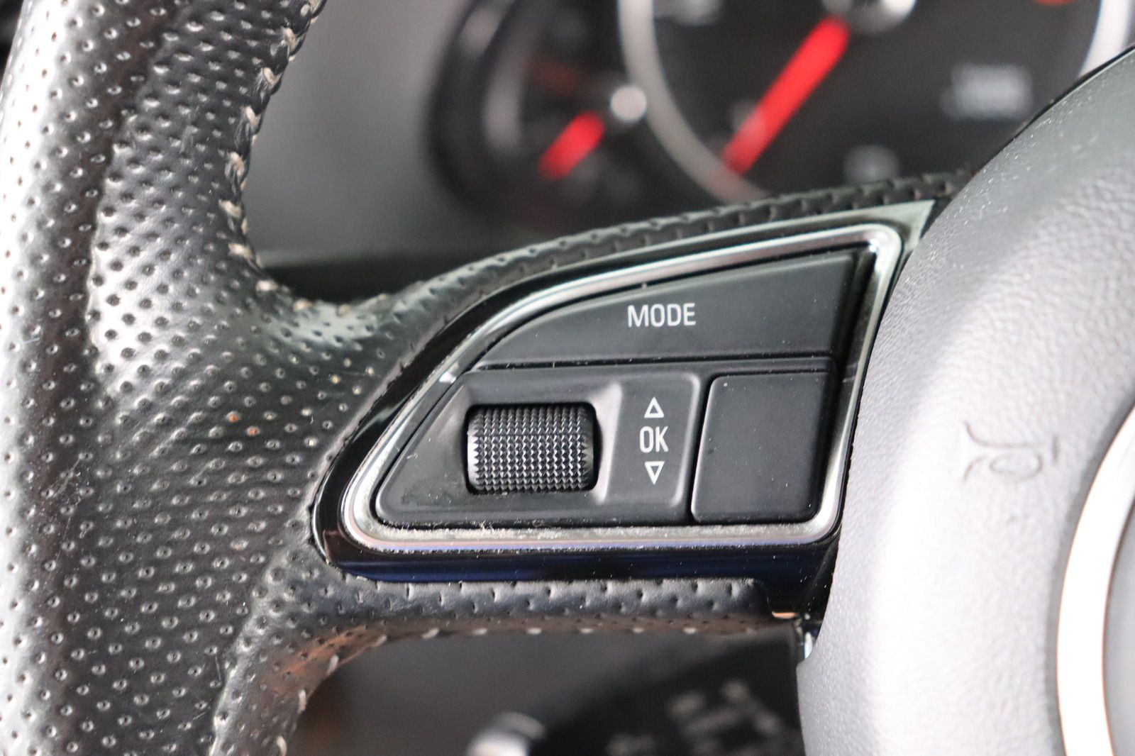Fahrzeugabbildung Audi Q5 3.0 TDI quattro S- line * Bi- Xe