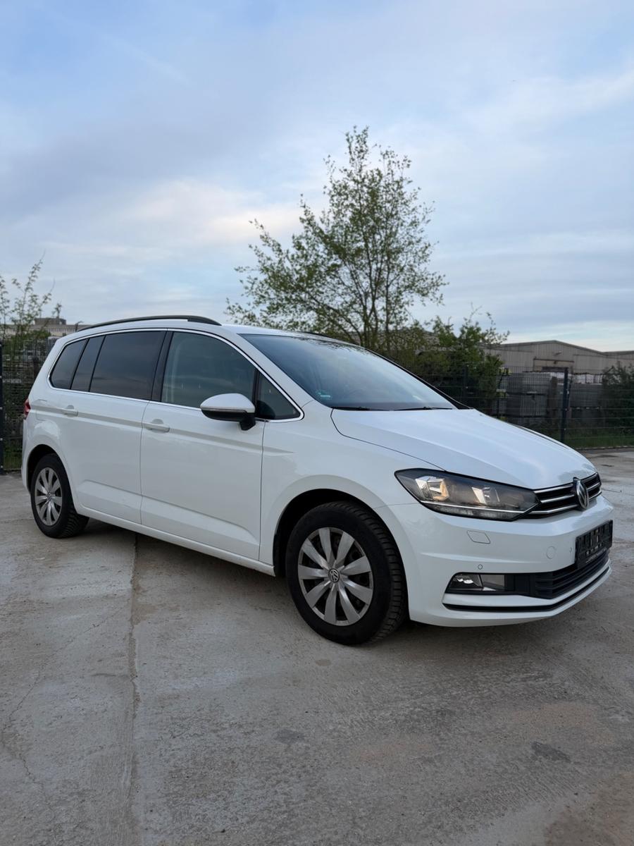 Volkswagen Touran Comfortline 7 Sitze Abnehmbare AHK