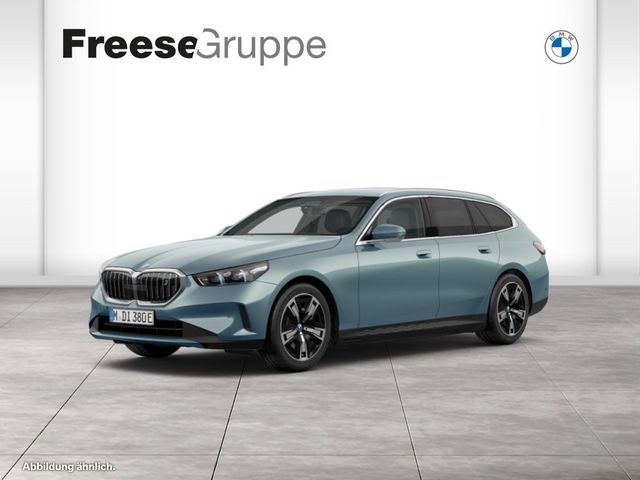 BMW i5 eDrive40 Touring Head-Up DAB LED RFK