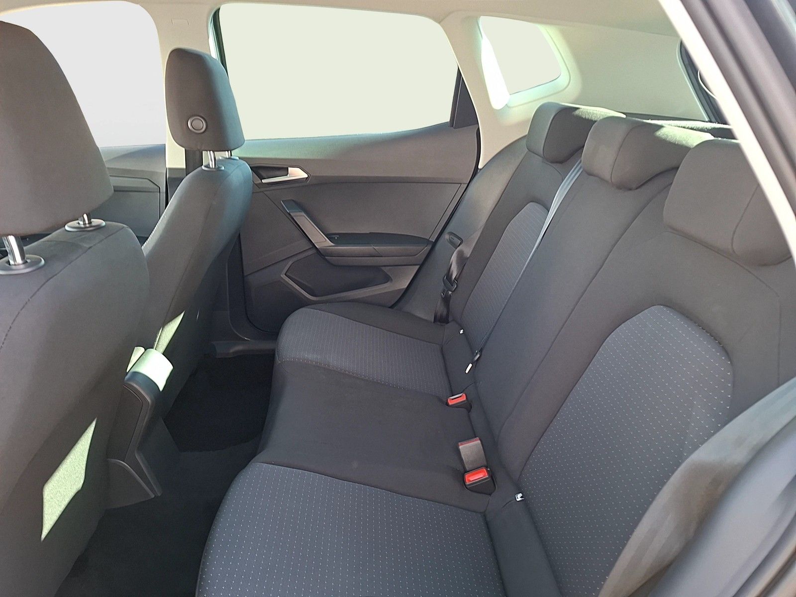 Fahrzeugabbildung SEAT Arona TSI Style DSG LED Navi ACC RFK SHZ
