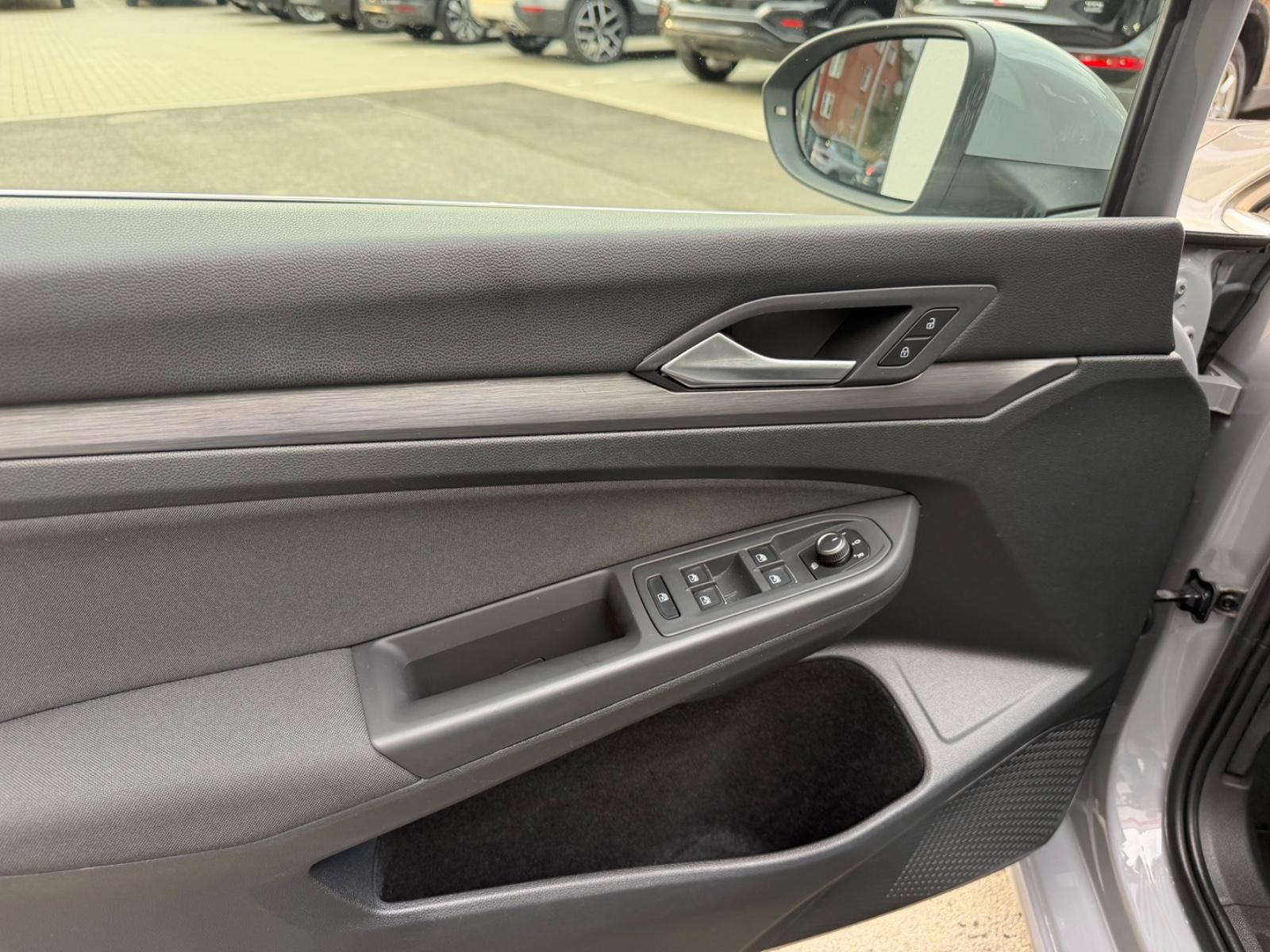 Volkswagen Golf VIII Lim. 1.5 TSI Style/AHK/ACC/Panorama, миниатюра 14