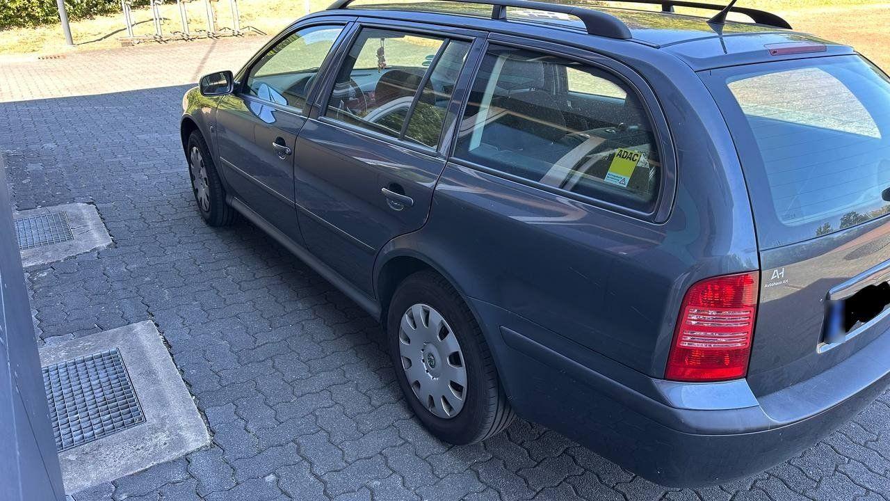 Skoda Octavia 2009 — engine 102 HP (75kW)