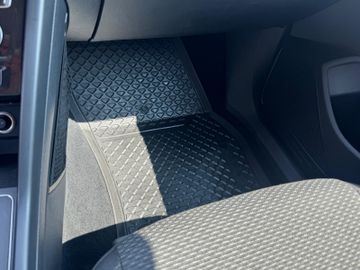 Volkswagen Touran - 9