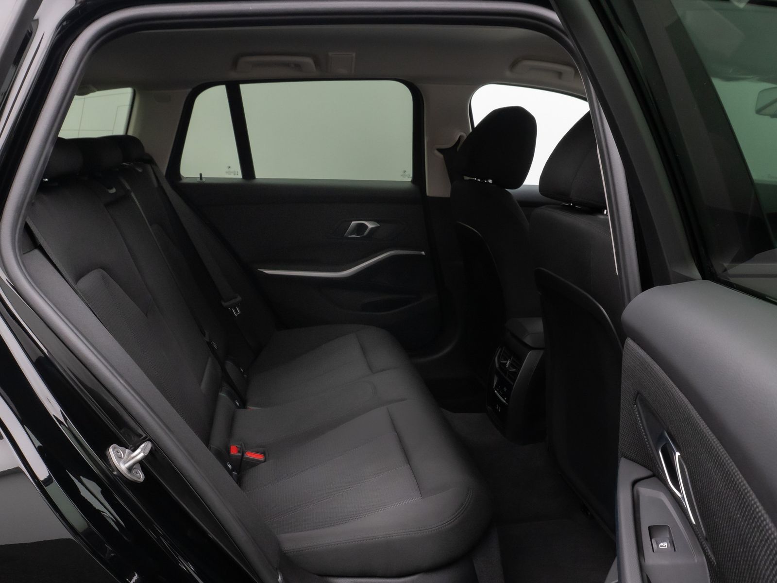 Fahrzeugabbildung BMW 318i Kamera DAB Sportlenkrad CockPit+ Alarm LED