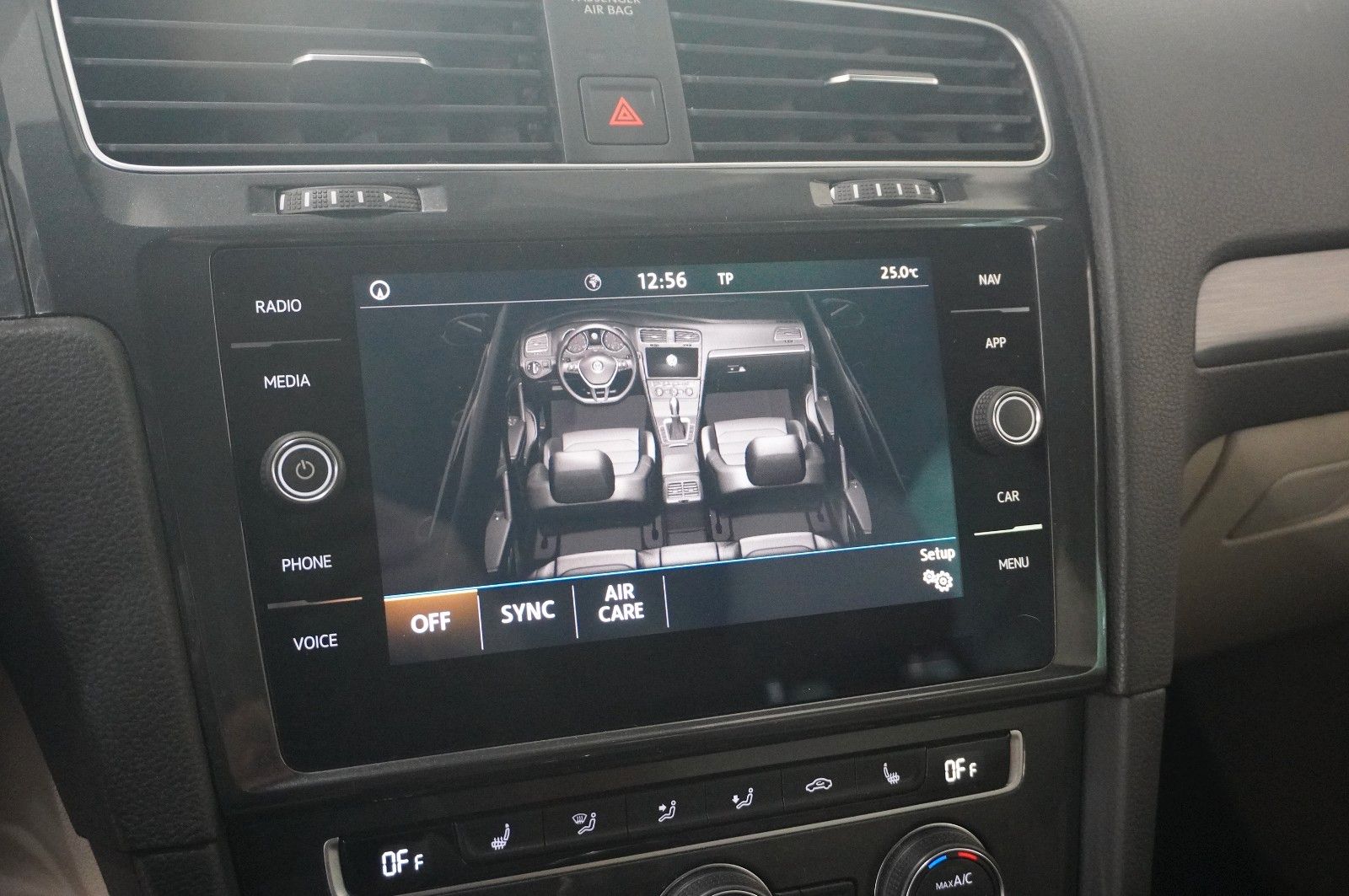 Fahrzeugabbildung Volkswagen Golf VII Vari. 1.6 TDI COMFORTL. NAVI/LED/KAMERA