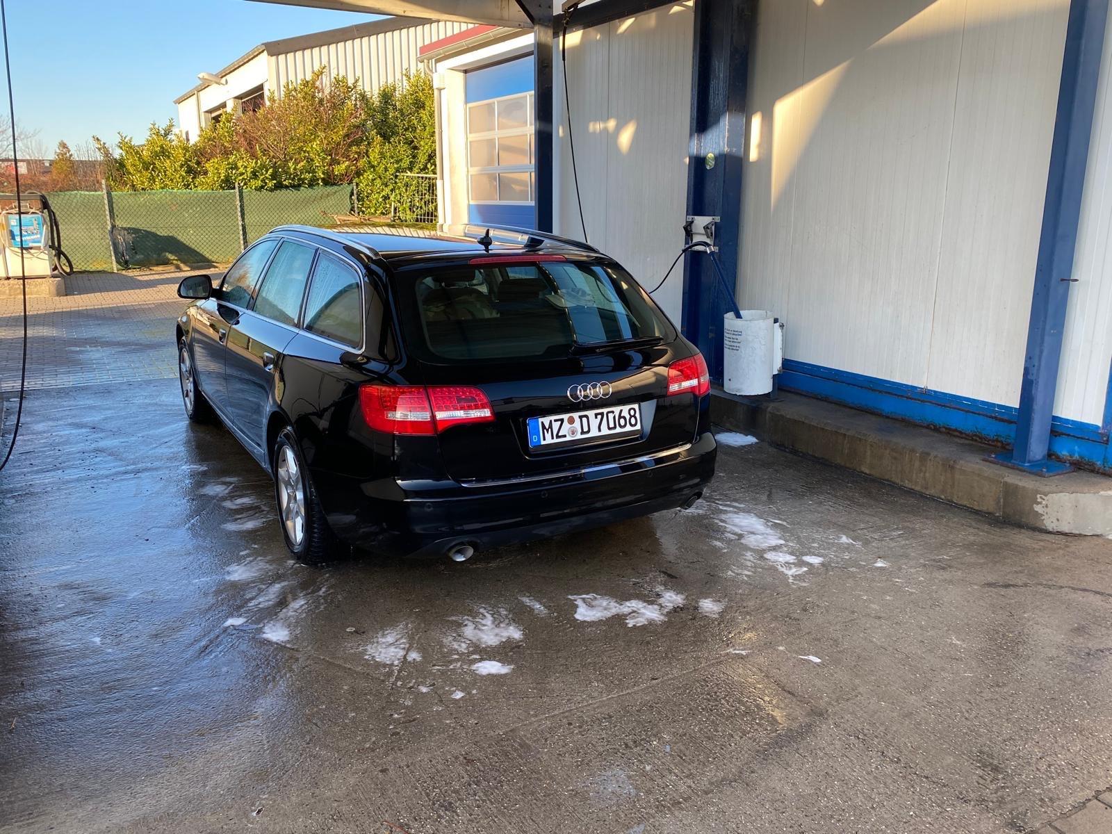 Audi A6 2011 — салон