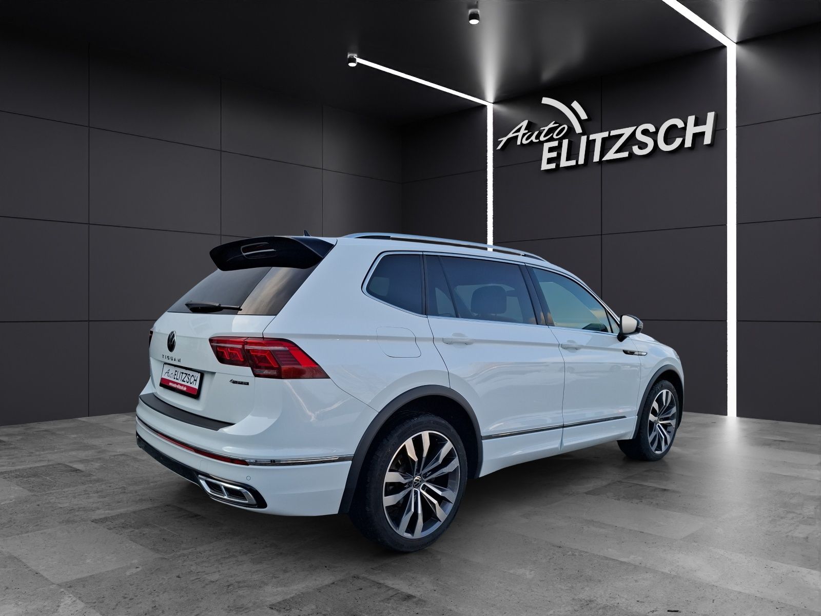 Fahrzeugabbildung Volkswagen Tiguan Allspace TSI R-Line DSG 4M Matrix Navi AI