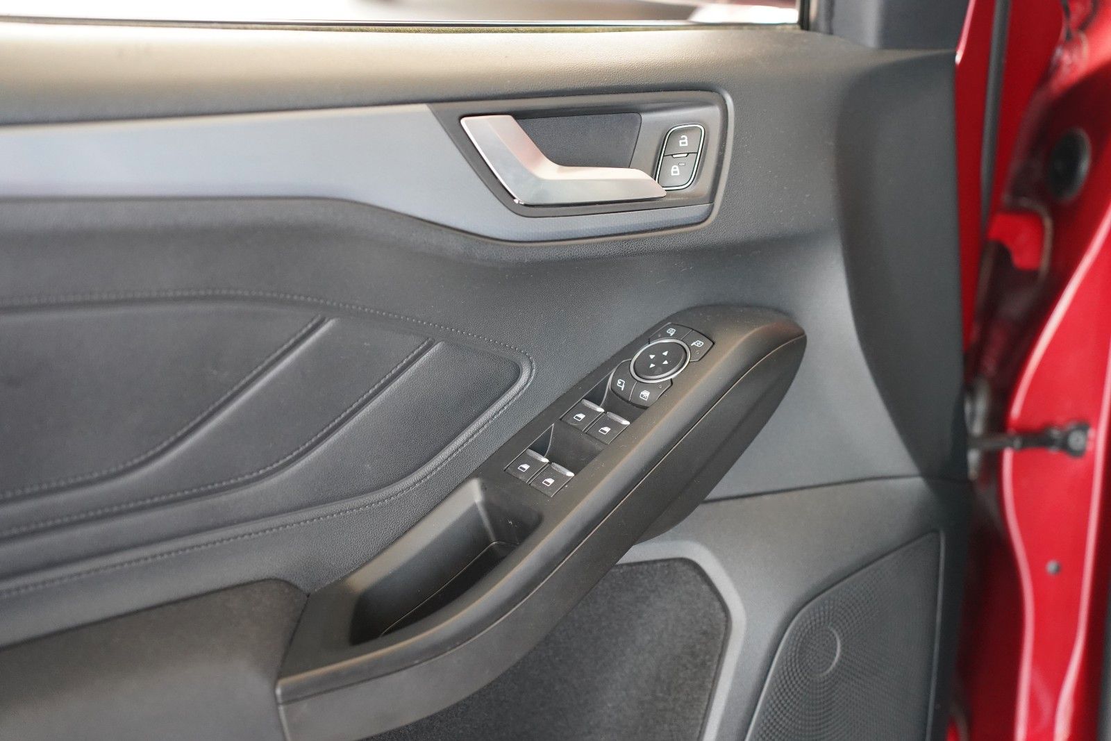 Fahrzeugabbildung Ford Focus Active*Winter P.*AHK schwenkb.*KEYFREE*NAV