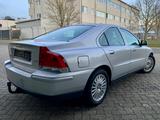 Volvo S60 Lim. 2.4 D5/LEDER/AHK/2.HAND/TEMPOMAT/KLIMA/ - Volvo S60: D2