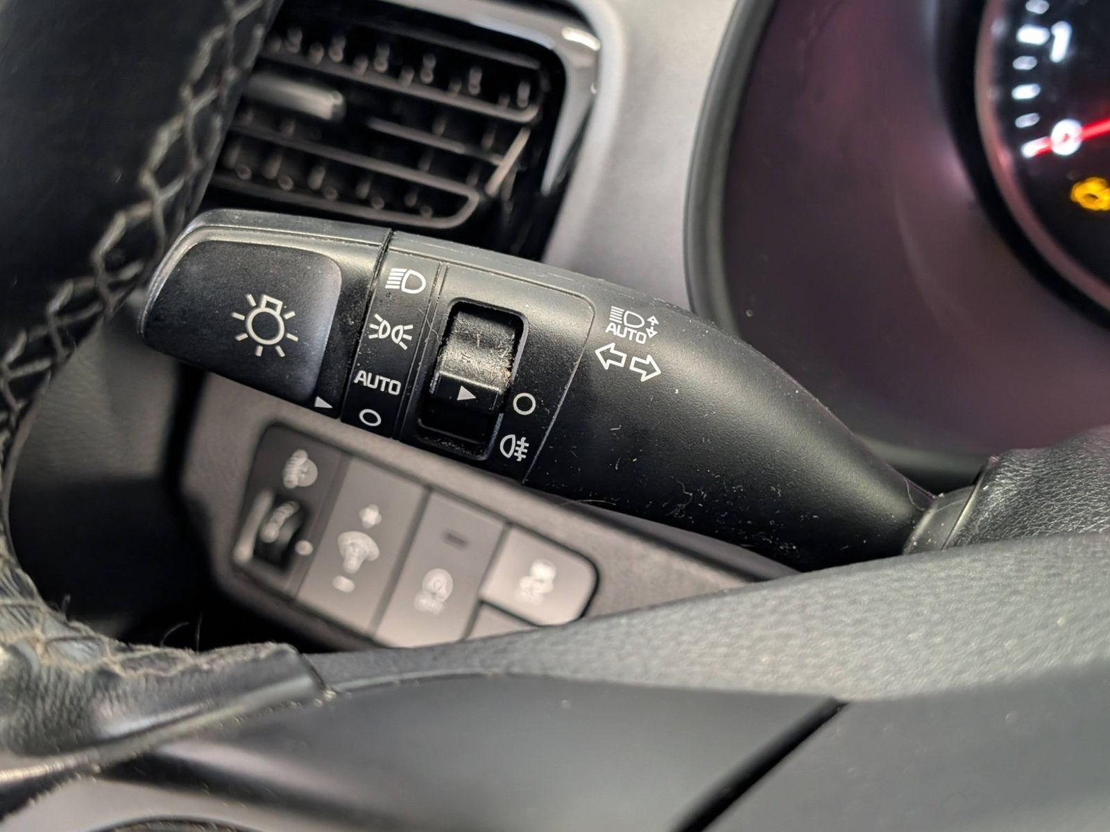KIA Stonic 1.2 Vision Navi SHZ Kamera Tempomat – Bild 31