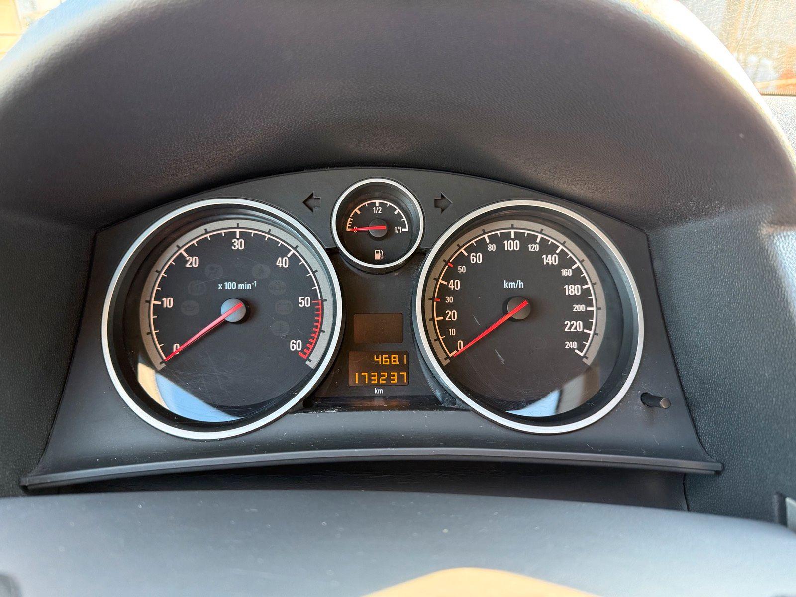 Opel Astra 2007 — photo 8