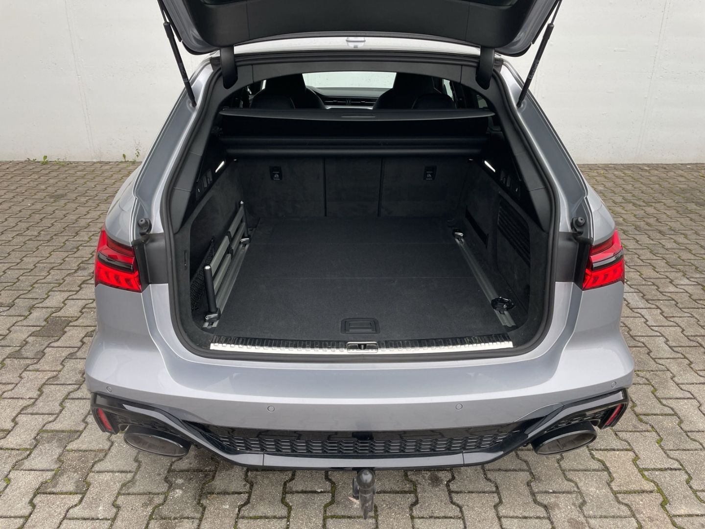 RS6 Avant AHK/B&O/RS-AGA/Matrix/AIR susp/280km/h