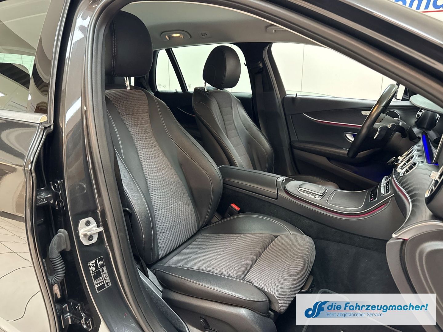 Fahrzeugabbildung Mercedes-Benz E 300 300de HUD AHK-klappbar Digitales Cockpit L