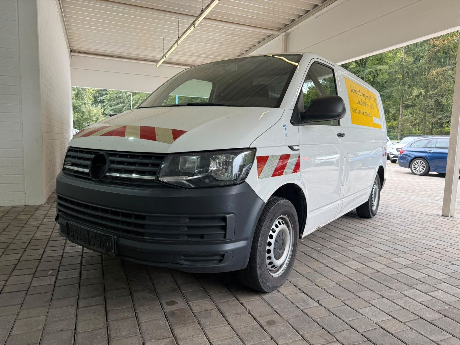 Volkswagen T6 Transporter - 1