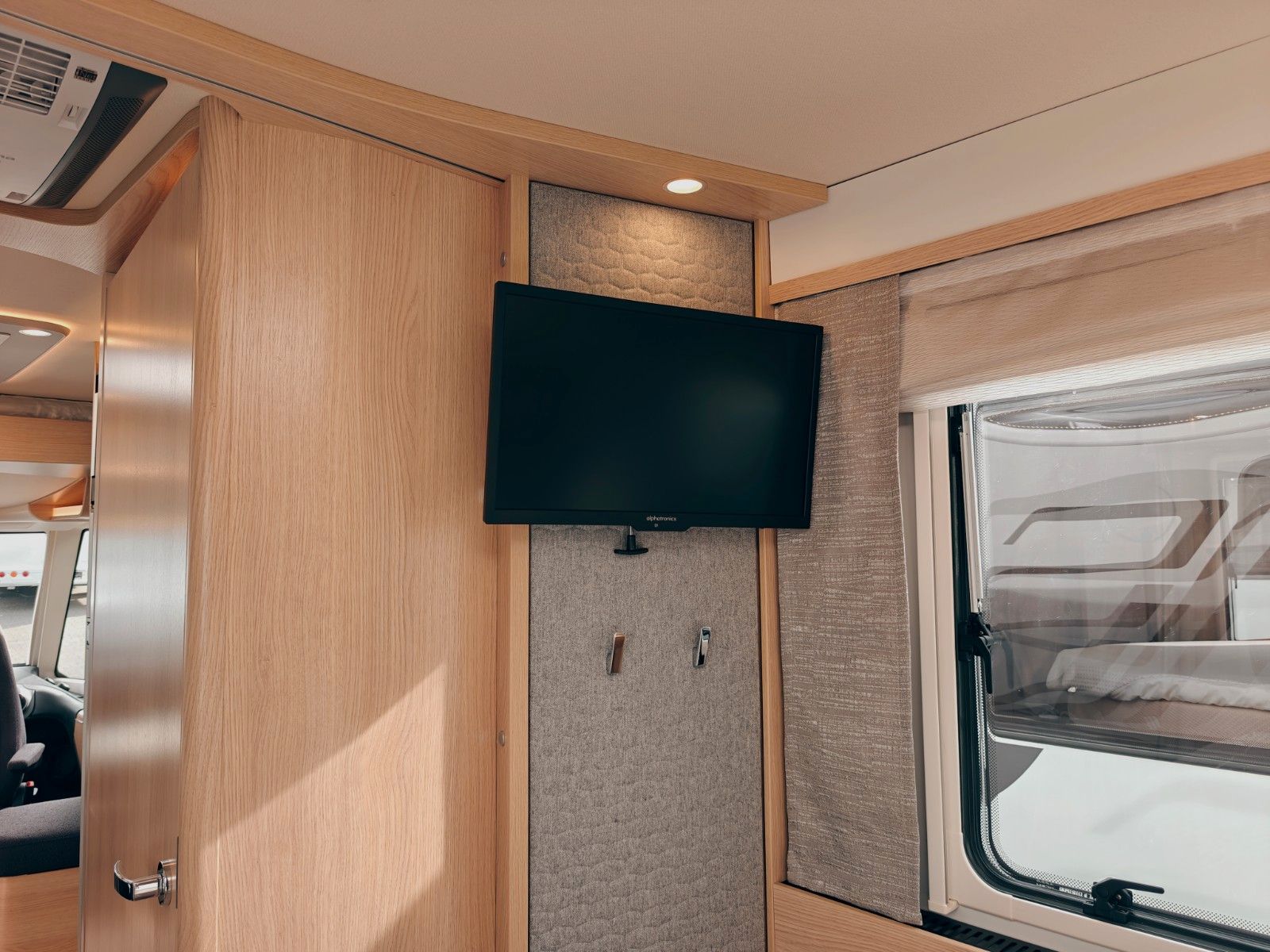 Fahrzeugabbildung HYMER / ERIBA / HYMERCAR B-KLASSE ML I 790 BLACKLINE