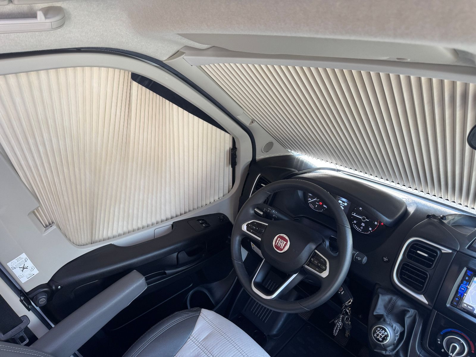 Fahrzeugabbildung Sunlight T 68 ADVENTURE EDITION FIAT LITIHIUM INVERTER 1H