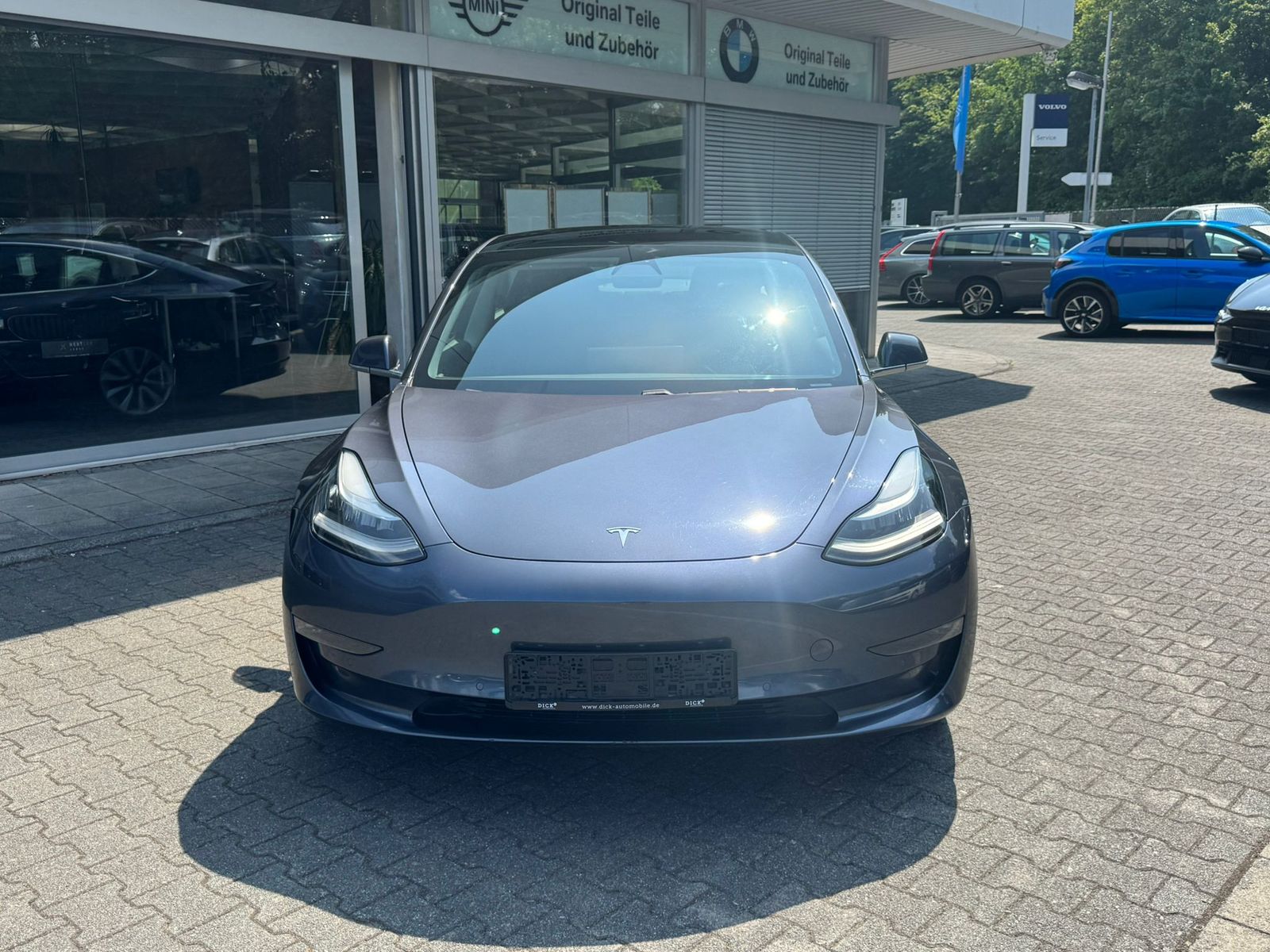 Fahrzeugabbildung Tesla Model 3 LR Dual AWD PANO+STDHZ+NAVI+LED+ACC+