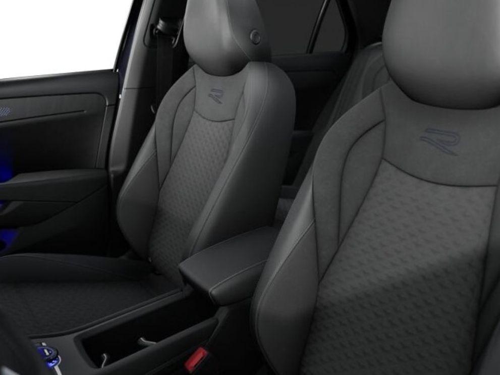 Fahrzeugabbildung Volkswagen T-Roc 1.5 eTSI  R-Line *Ganzjahresreifen, LED-Ma