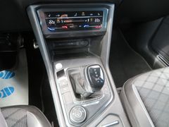 VW Tiguan 2.0 TDI R-Line 4M Matrix Nav Ahk Sport-Pa VW Tiguan 2.0 TDI R-Line 4M Matrix Nav Ahk Sport-Pa