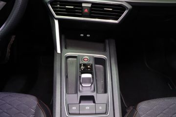 Fahrzeugverkauf 21 Seat Leon Sportstourer FR 1.5 DSG AHK LED Pano Navi