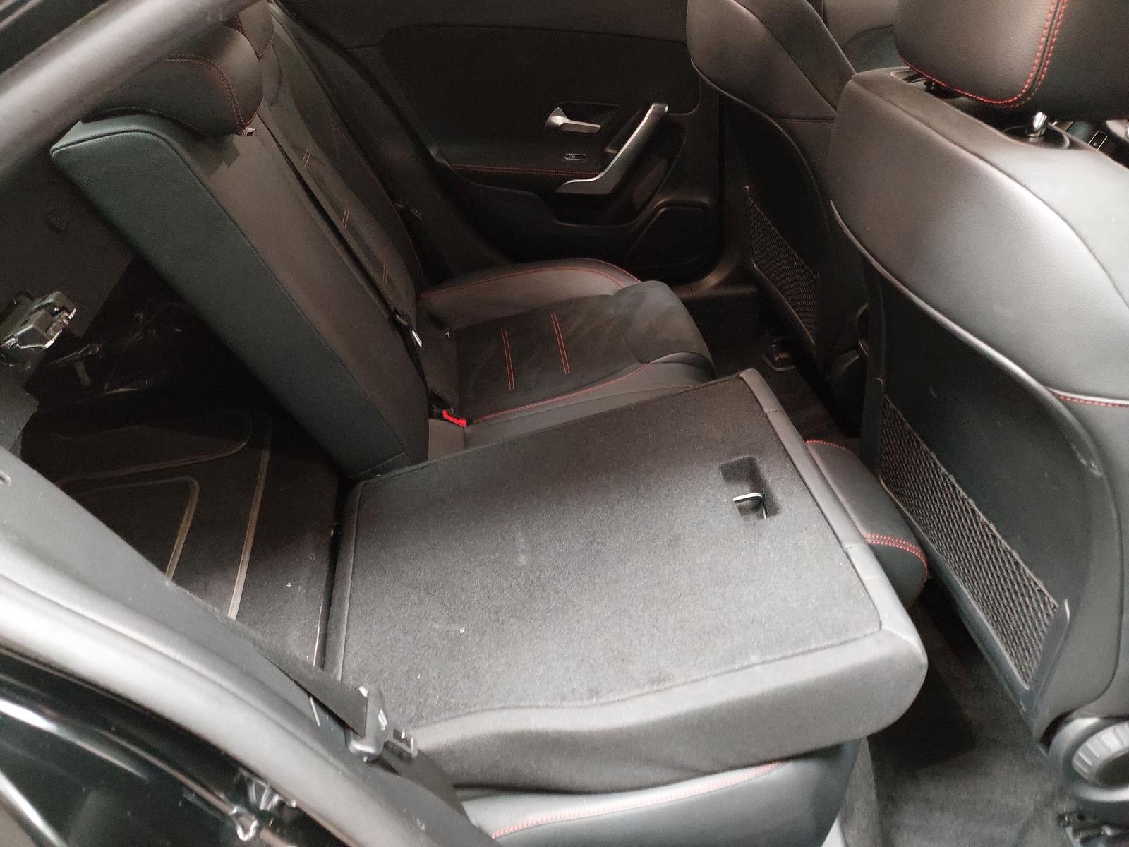 Mercedes-Benz A 250 e AMG Line T-Leder Navi LED