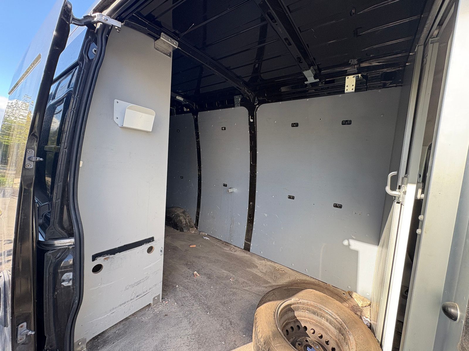 Fahrzeugabbildung Iveco Daily Kasten HKa 35 S ... V Radstand 4100/2-SITZ