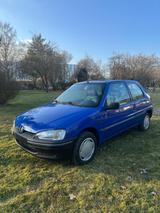 Peugeot Retro Style TÜV NEU 03/28 106 Garagenfahrzeug - Peugeot 106 mit Benzin-Antrieb: Limousine, Schaltgetriebe