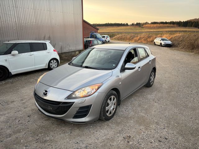 Mazda 3 Center-Line