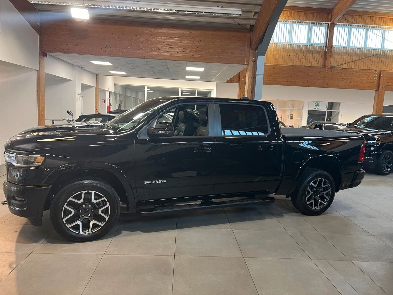 Fahrzeugabbildung Dodge RAM 1500 Laramie Sport Hurricane 4x4 MY25 LPG