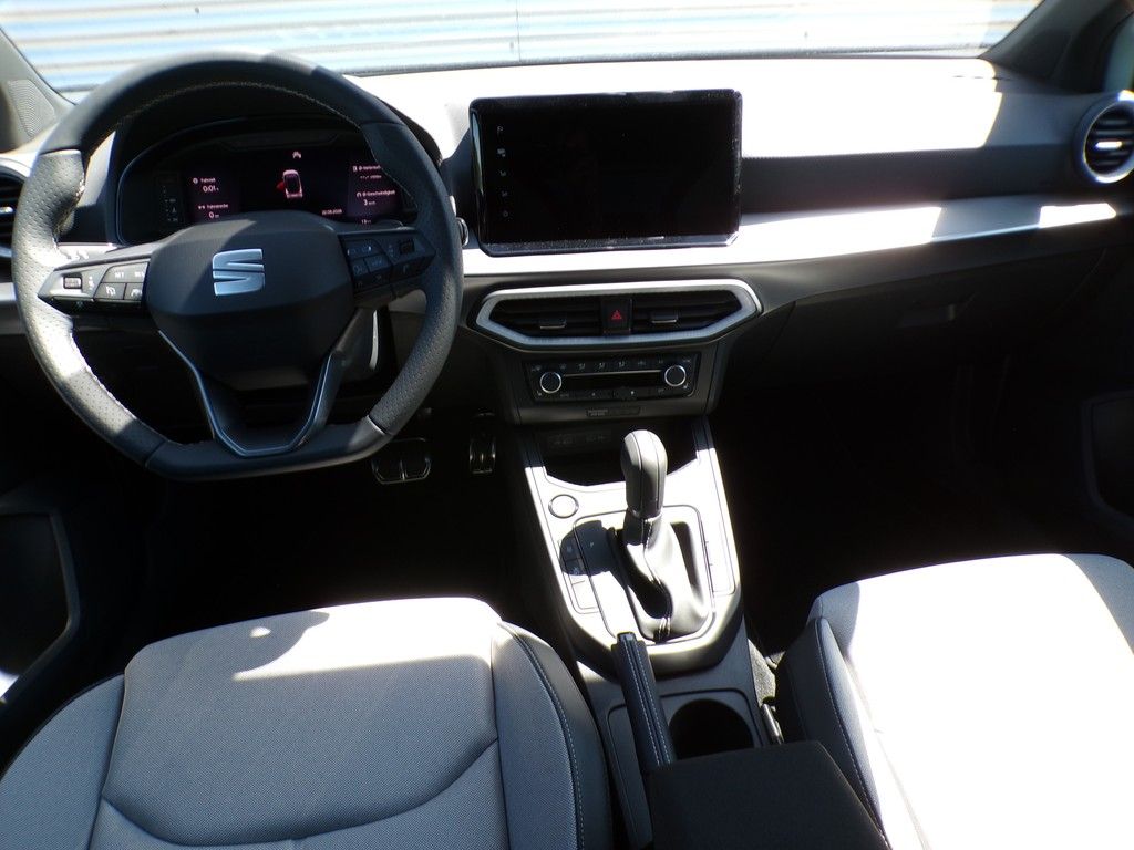 Fahrzeugabbildung SEAT Arona 1.5 TSI FR Black Edition DSG