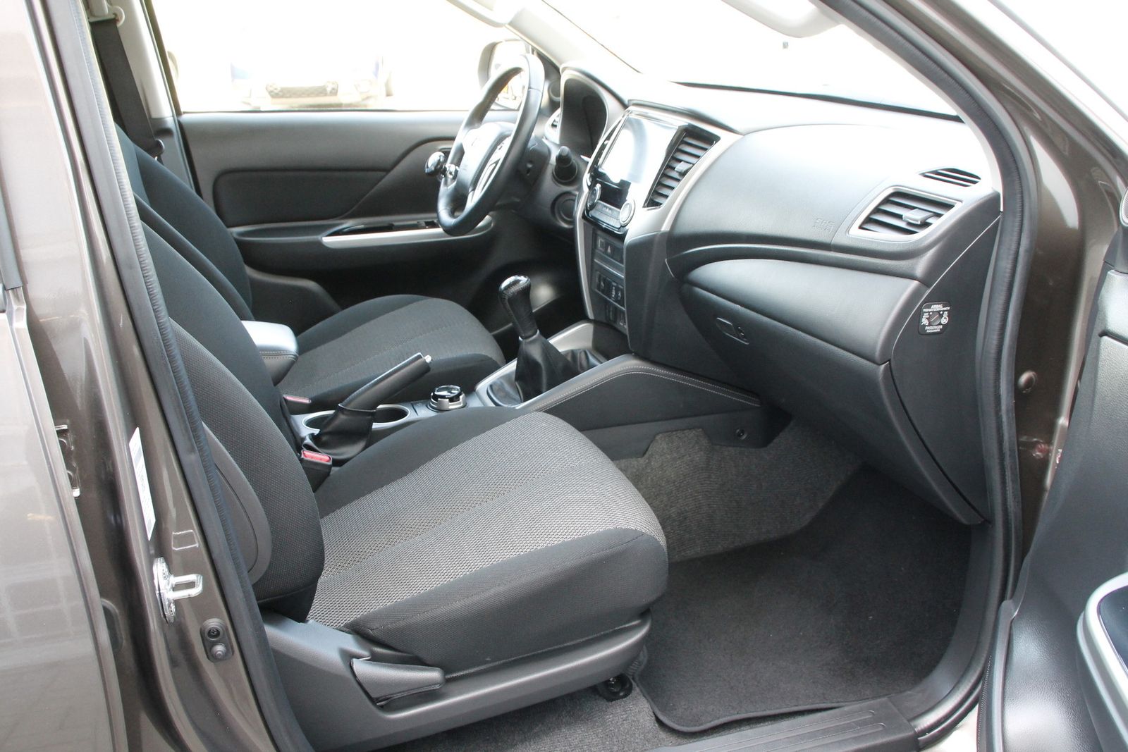 Fahrzeugabbildung Mitsubishi L200 (KL0/KJ0) Spirit Doppelkabine 4WD