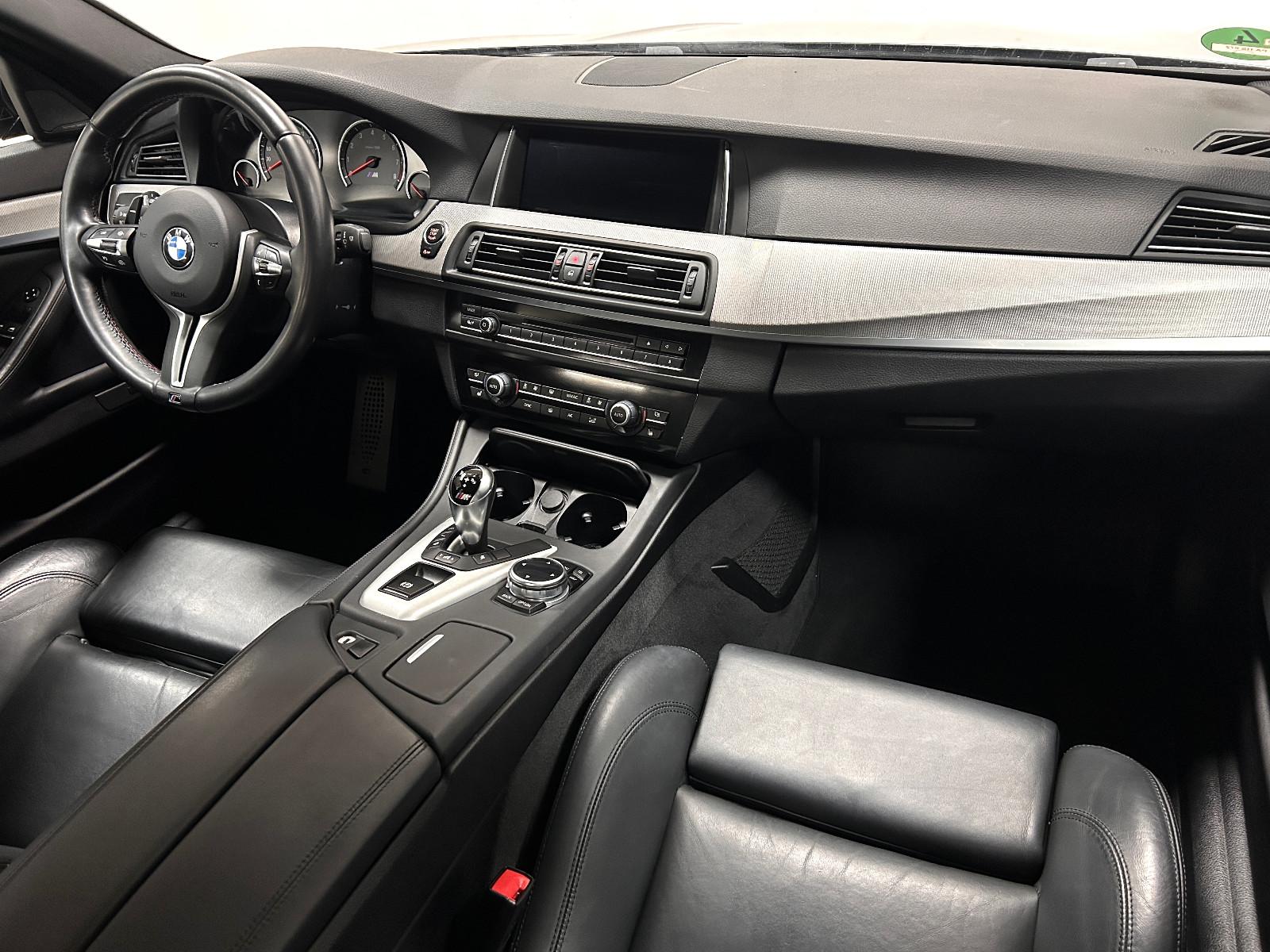 BMW M5 COMPETITION V8 4.4 575ch - PACK COMPETITION - HARMAN KARDON - HUD - CUIR MÉRINOS - SIÈGES CHAUFFANTS