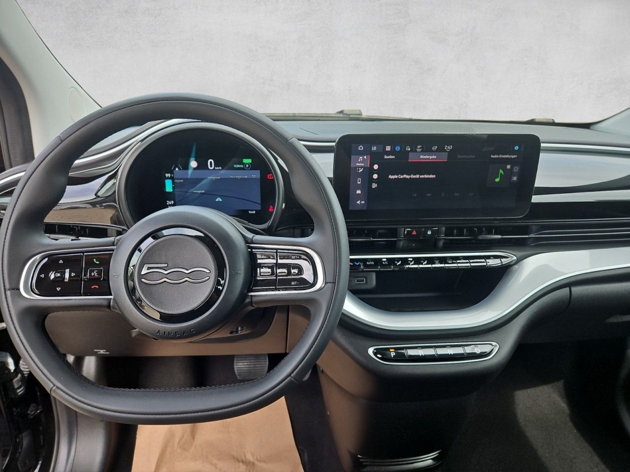 Fahrzeugabbildung Fiat 500 e Icon Navi PDC hinten Batterieprotokoll