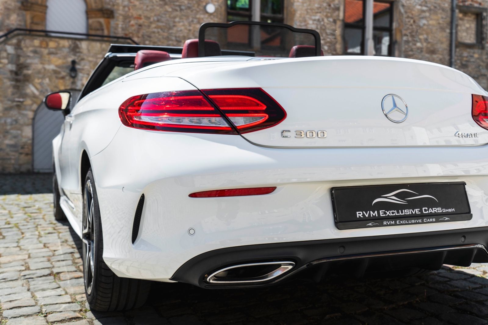 Fahrzeugabbildung Mercedes-Benz C 300 4MATIC AMG BURMESTER 360° LED TOTW SZH