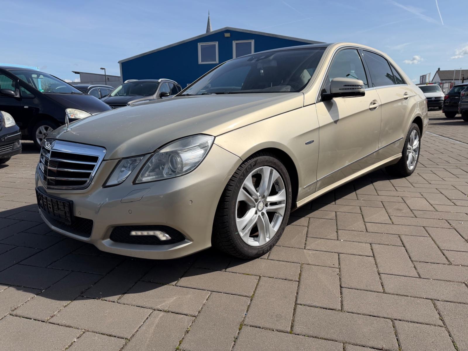 Mercedes-Benz E 350 CGI,Kamera,Massagesitze,Xenon,ALUS,PDC