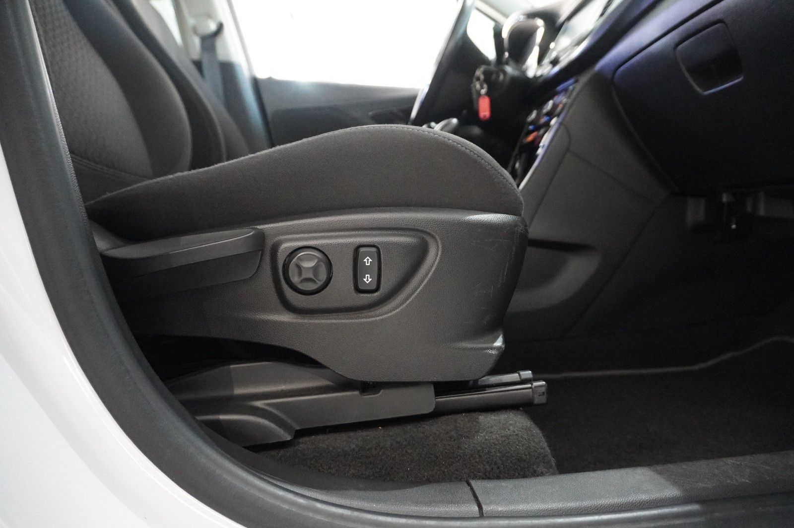 Fahrzeugabbildung Opel Mokka X 1.4 ON NAVI/LED/KAMERA/SHZ/SPORT/NEBEL