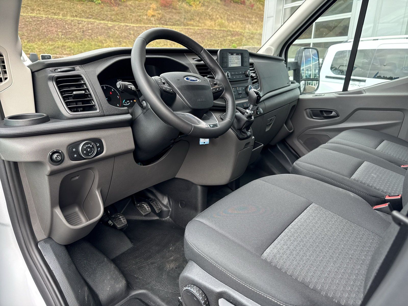 Fahrzeugabbildung Ford Transit 350 L3 Einzelkabine Trend Pritsche