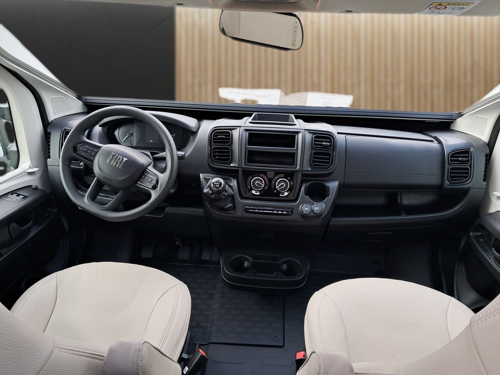 Fahrzeugabbildung Karmann Dexter DE 625  Captain-Chair-Sitze, RFK