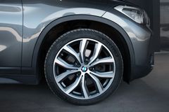 BMW X1 xDrive 25 d Advantage*M-Fahrwerk*Navi*PDC*19"