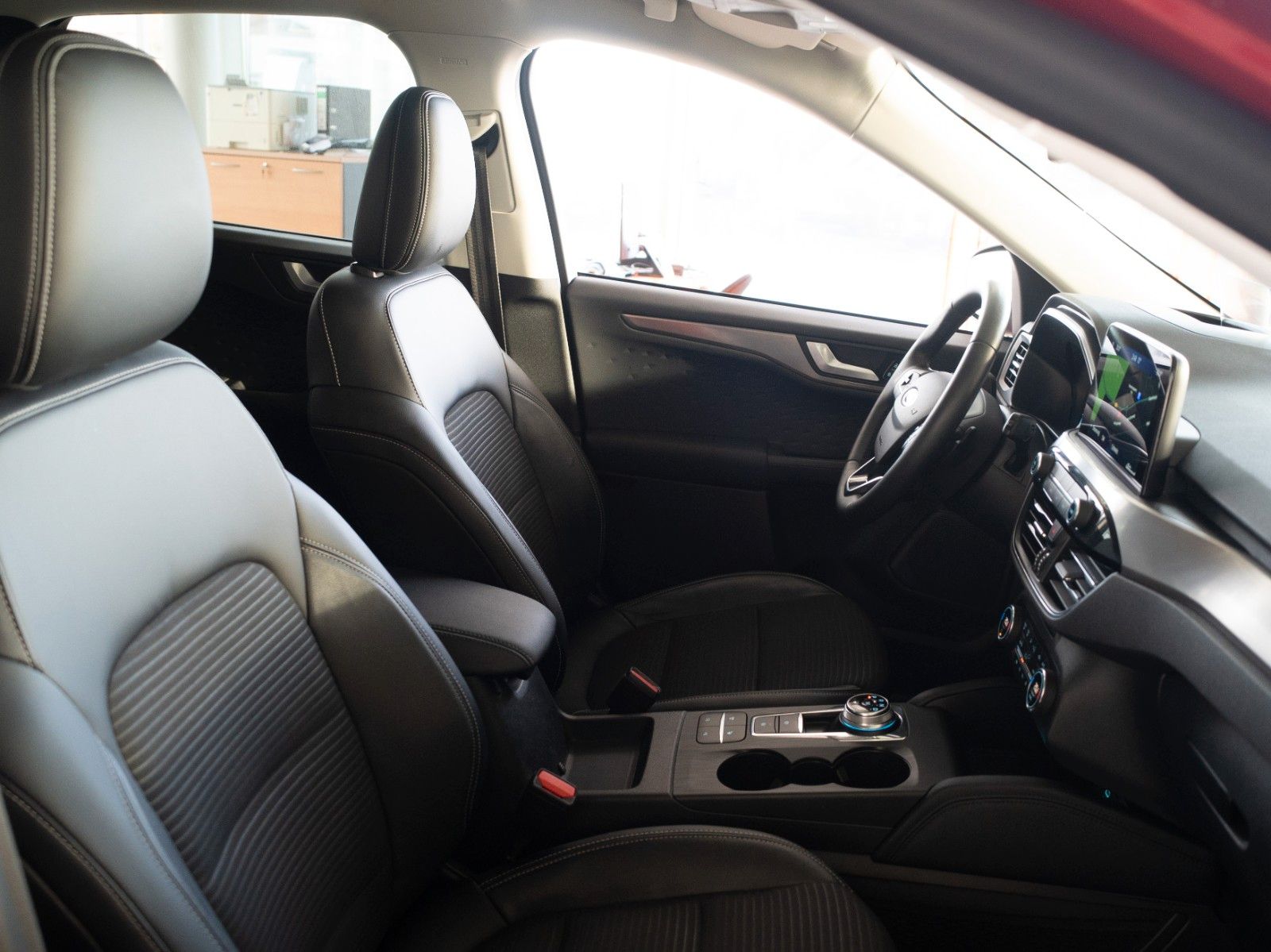 Fahrzeugabbildung Ford Kuga Titanium X 4x4/WINTER-P/LED/AHK/NAVI/B&O