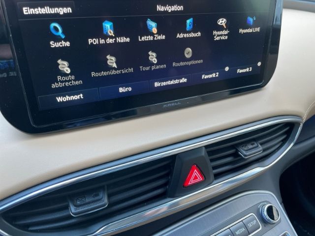 Fahrzeugabbildung Hyundai SANTA FE 2.2 CRDI Signature 4 WD Autom. Panorama
