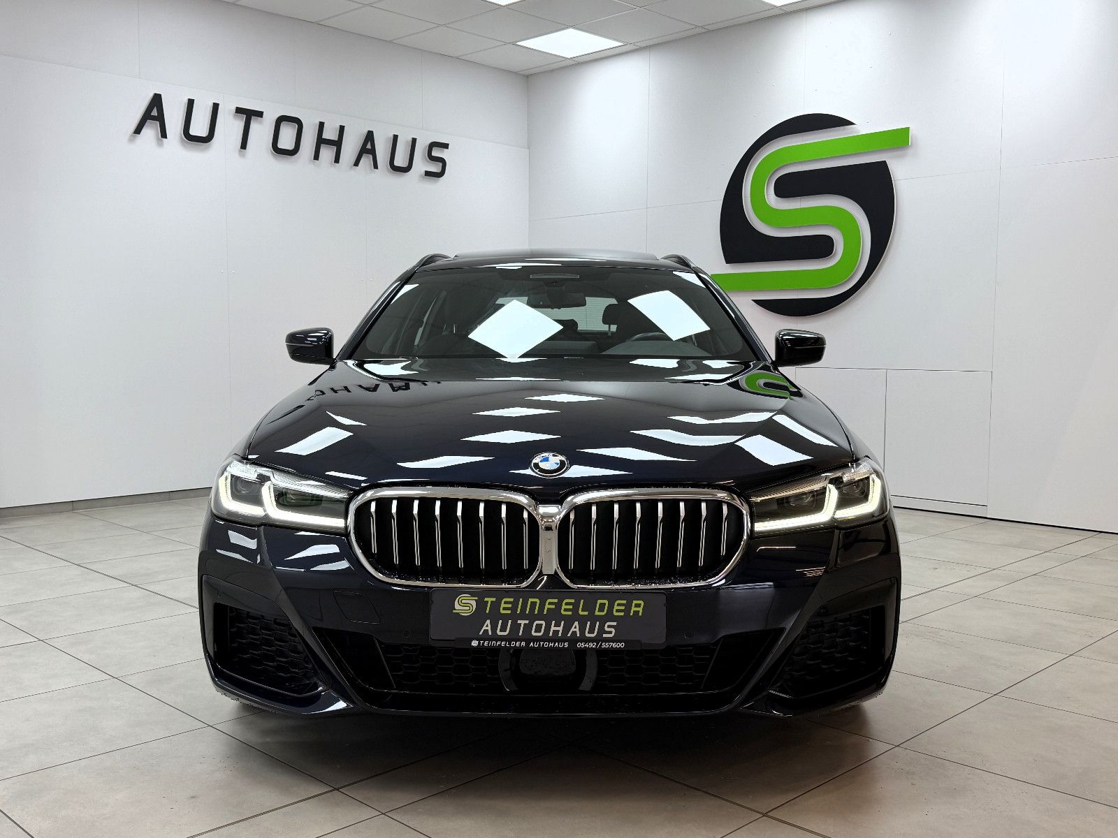 BMW 520 d M Sport SHADOW LINE / PANORAMA / ACC imagem 2
