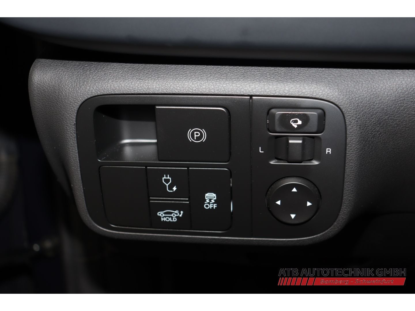 Fahrzeugabbildung Hyundai IONIQ 6 UNIQ 77,4 kWh 4WD 96,8% SOH HUD Navi