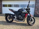 Triumph Trident 660 6/23, 1102 km, viel Zubehör Garantie