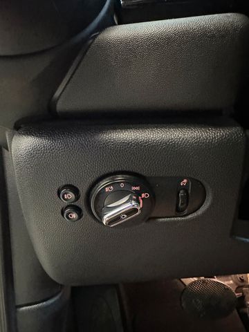 MYAUTOCENTER – Gebraucht- und Jahreswagen mit Werkstattservice in Pfaffenhofen MINI Mini 5-trg. Cooper D *Navi*Pano*