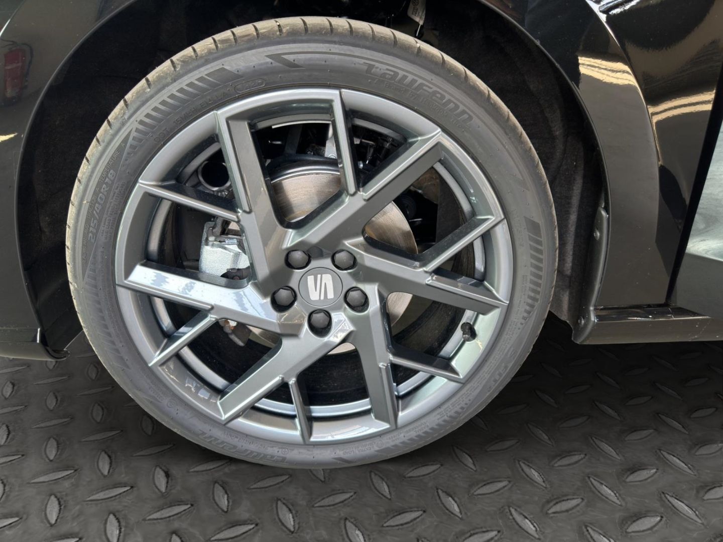 Fahrzeugabbildung SEAT Ibiza 1.0 TSI 85 kW FR Navi Dig. Cockpit LED ACC