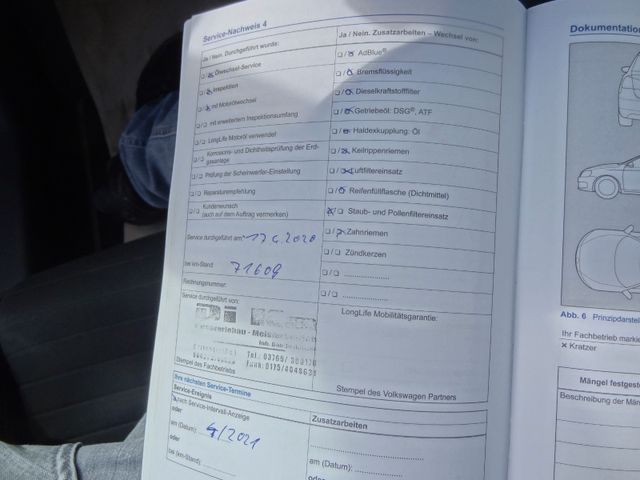 Fahrzeugabbildung Volkswagen Touran Cup/2.Hd/Xenon/StH/Pano/AHK