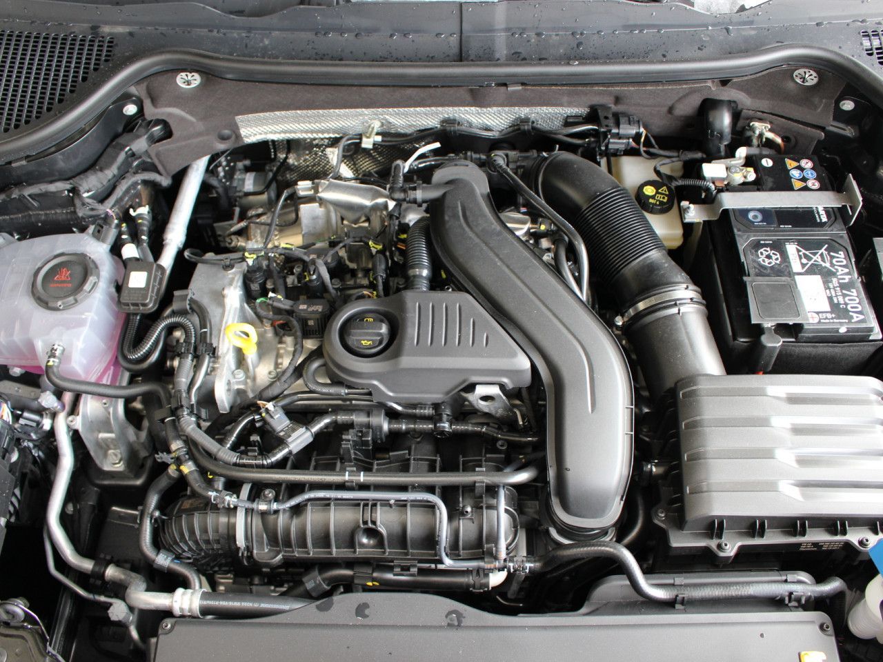 Fahrzeugabbildung SKODA Karoq 1.5 TSI ACT Selection